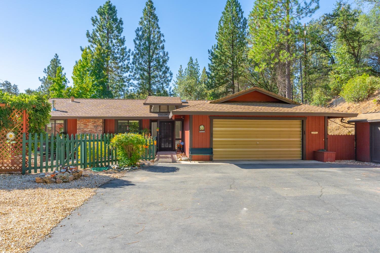 Detail Gallery Image 1 of 1 For 1353 Katie Ln, Placerville,  CA 95667 - 3 Beds | 2 Baths