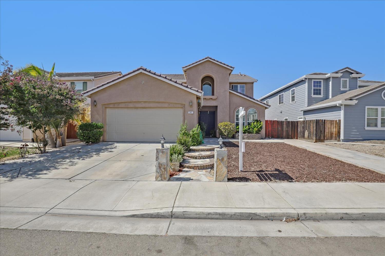 Detail Gallery Image 1 of 31 For 241 Nabor Ct, Tracy,  CA 95377 - 4 Beds | 2/1 Baths
