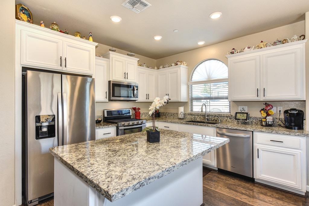 Detail Gallery Image 1 of 1 For 809 Stage Stop Loop, Rocklin,  CA 95765 - 3 Beds | 2 Baths
