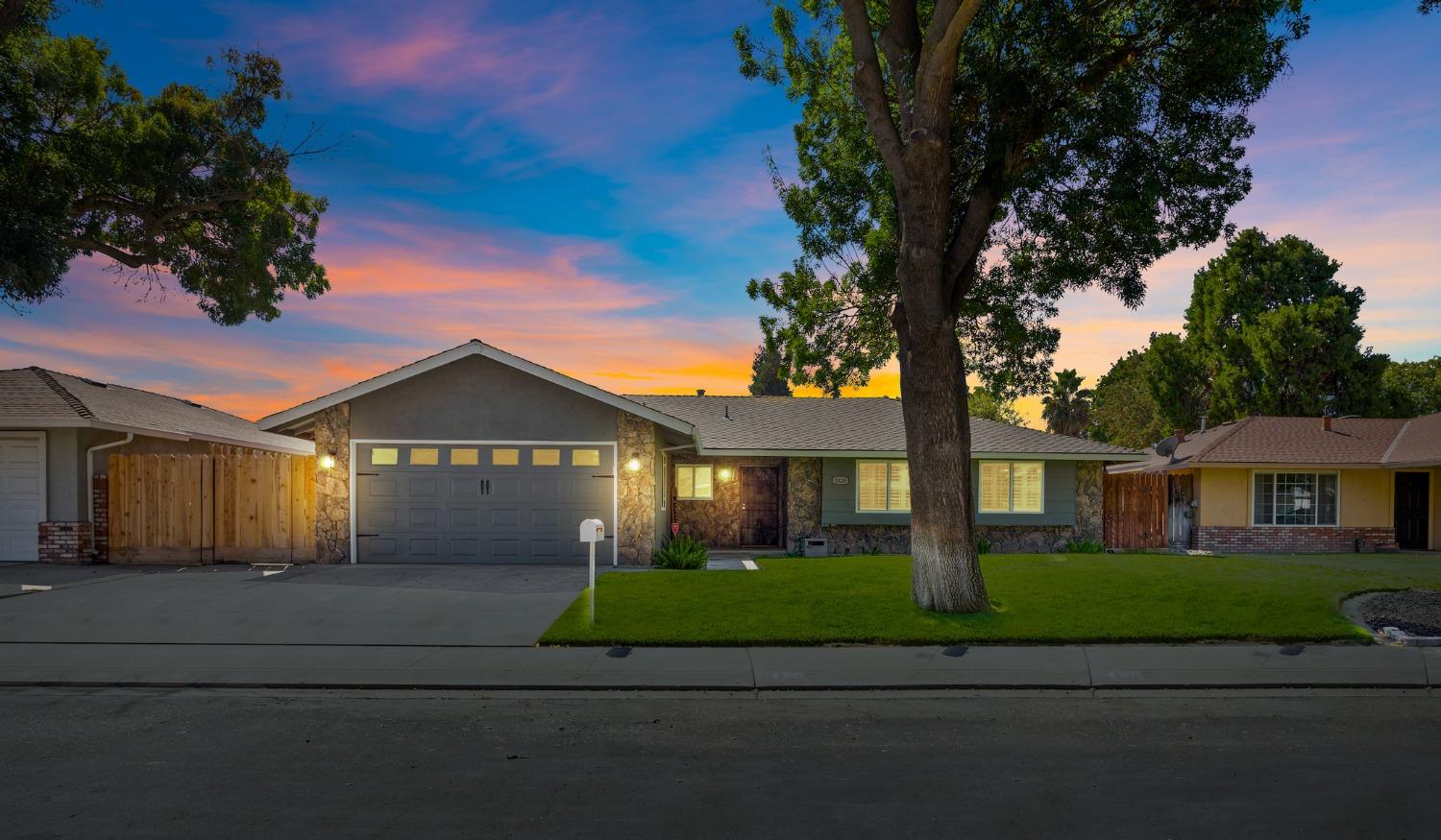 Detail Gallery Image 1 of 1 For 2420 Stone Crop Ln, Modesto,  CA 95355 - 3 Beds | 2 Baths