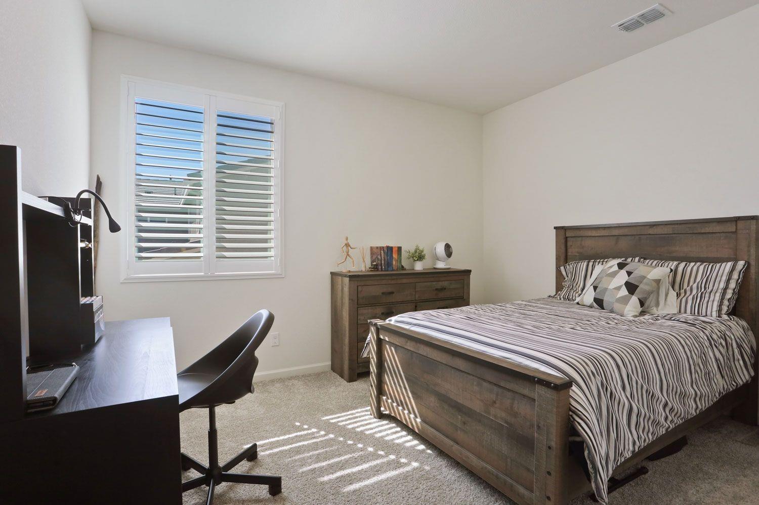 Detail Gallery Image 22 of 38 For 2135 River Willow Ave, Manteca,  CA 95337 - 5 Beds | 3/1 Baths
