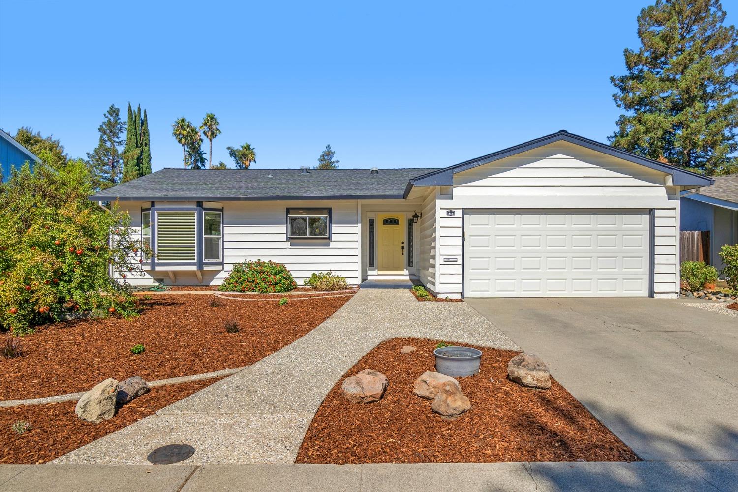 Photo of 329 Cabrillo Ave in Davis, CA