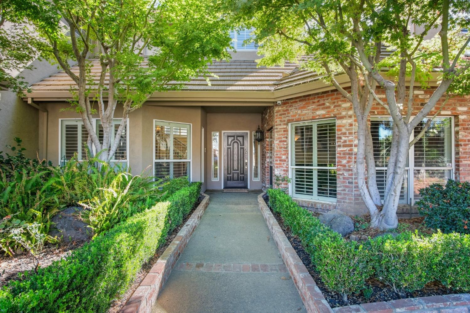 Detail Gallery Image 1 of 13 For 1110 Chateau Ct, Lodi,  CA 95242 - 4 Beds | 3/1 Baths