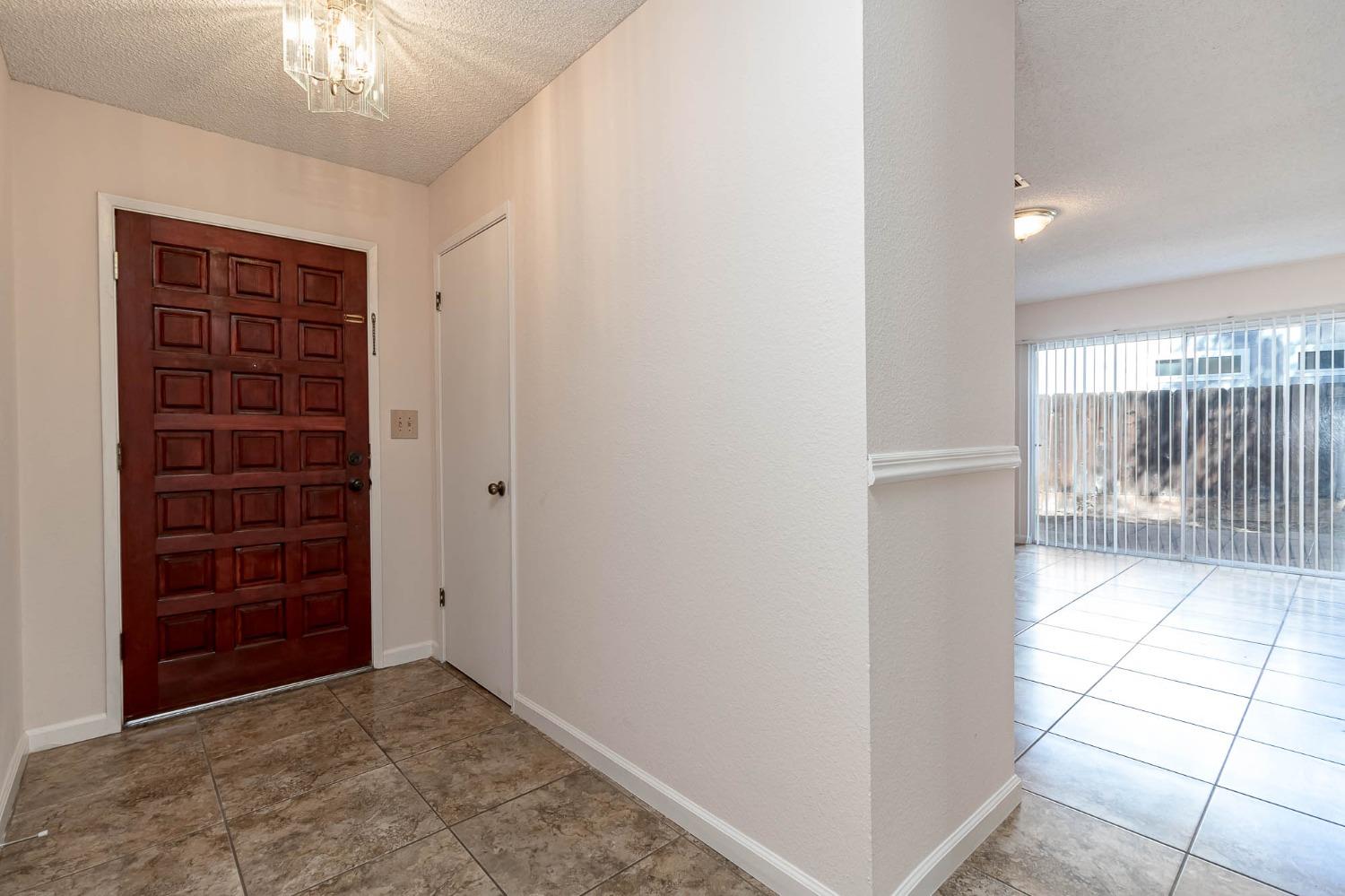 Detail Gallery Image 4 of 27 For 3326 Bridal Veil Ct, Merced,  CA 95340 - 4 Beds | 2 Baths