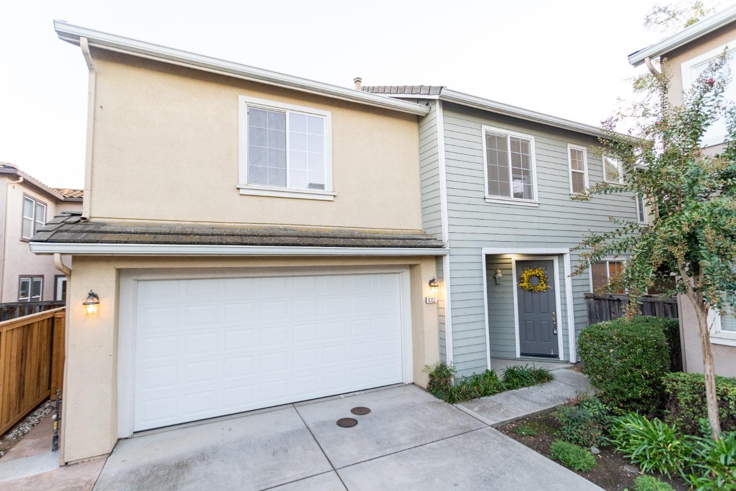 Detail Gallery Image 1 of 1 For 8252 Crystal Walk Cir, Elk Grove,  CA 95758 - 3 Beds | 2/1 Baths