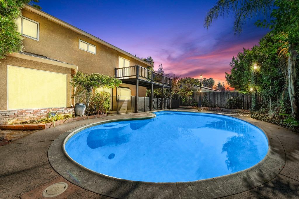 Photo of 6816 Havenhurst Dr in Sacramento, CA