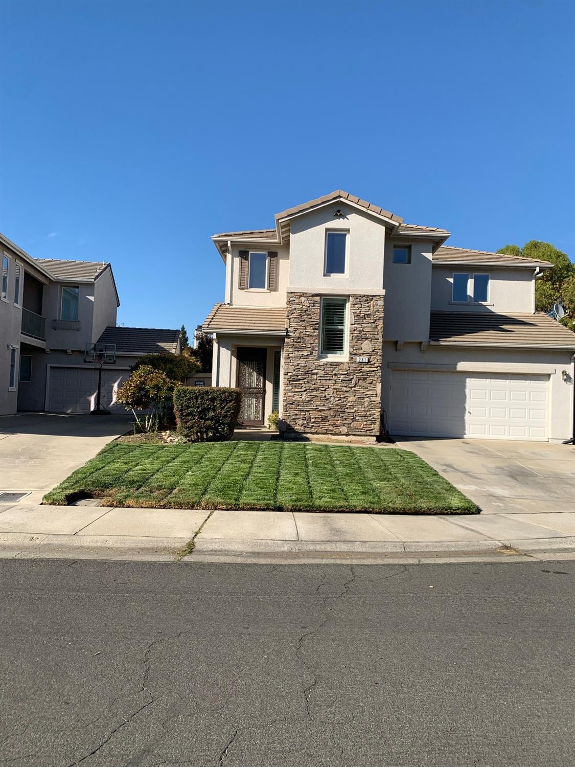 Photo of 281 Barnhart Cir in Sacramento, CA