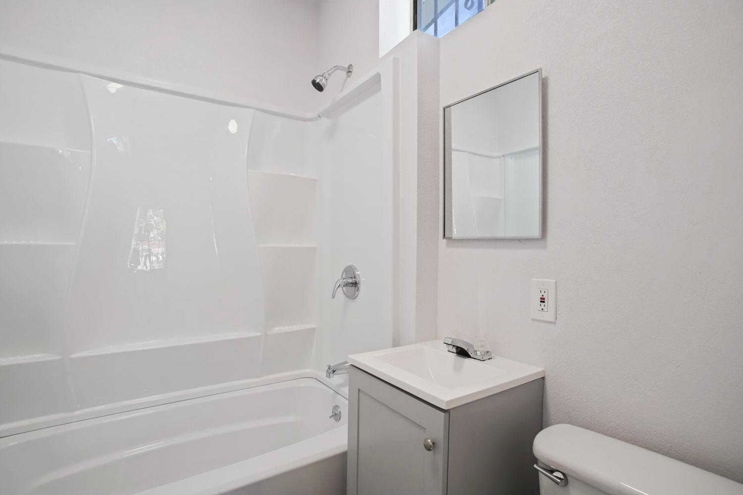Detail Gallery Image 13 of 23 For 351 S a St, Stockton,  CA 95205 - 2 Beds | 1 Baths