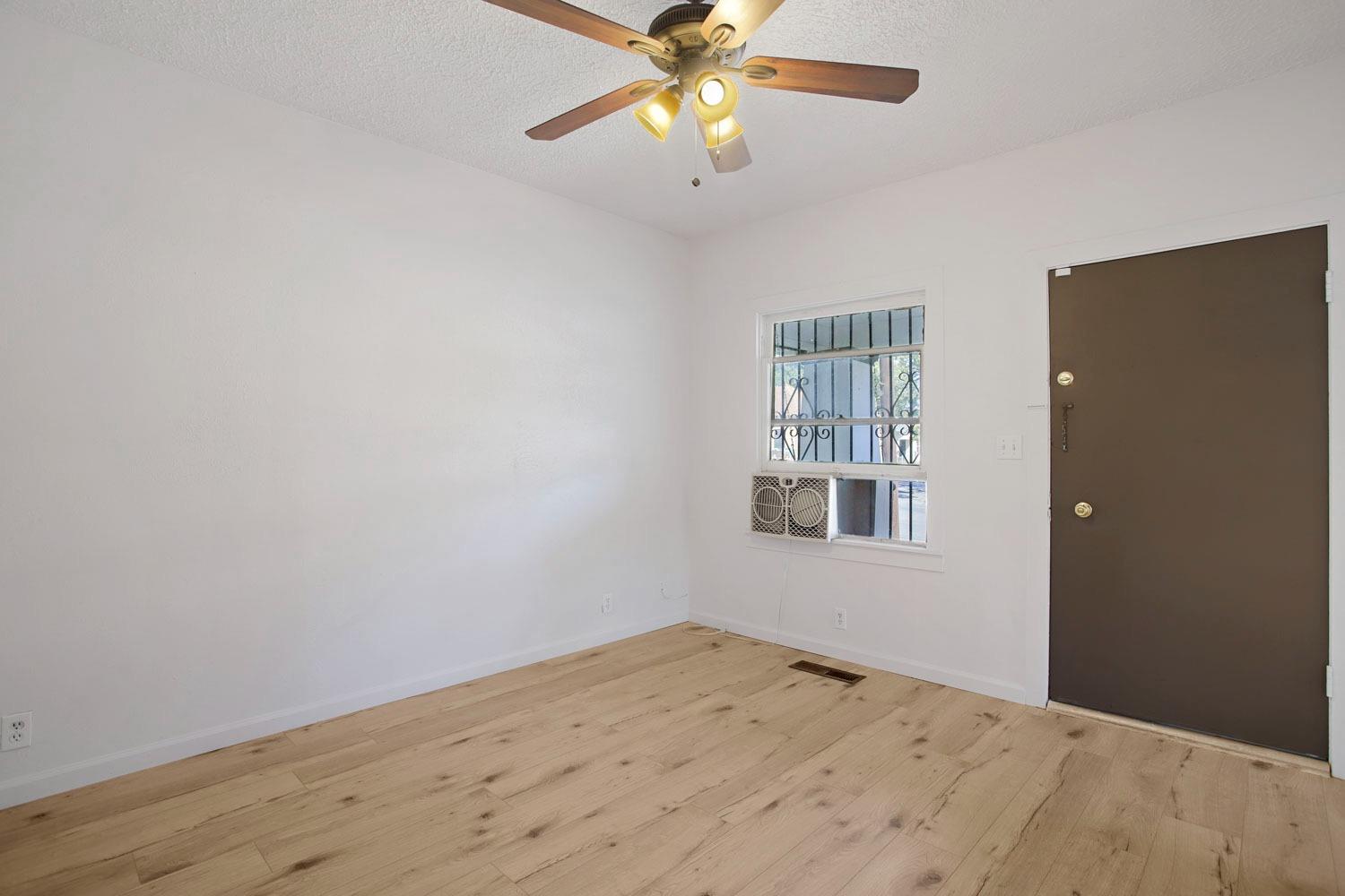 Detail Gallery Image 5 of 23 For 351 S a St, Stockton,  CA 95205 - 2 Beds | 1 Baths