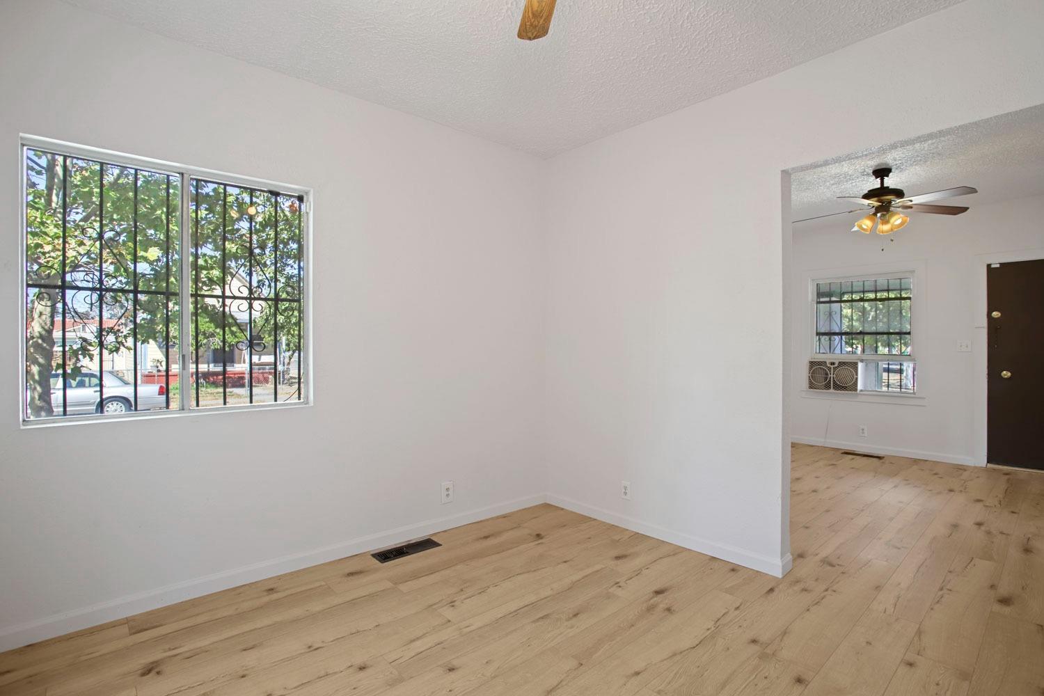 Detail Gallery Image 12 of 23 For 351 S a St, Stockton,  CA 95205 - 2 Beds | 1 Baths