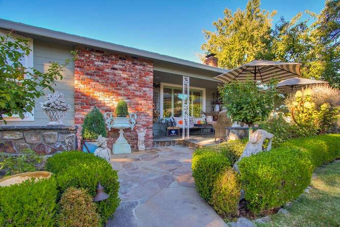 Photo of 1301 Castec Dr in Sacramento, CA
