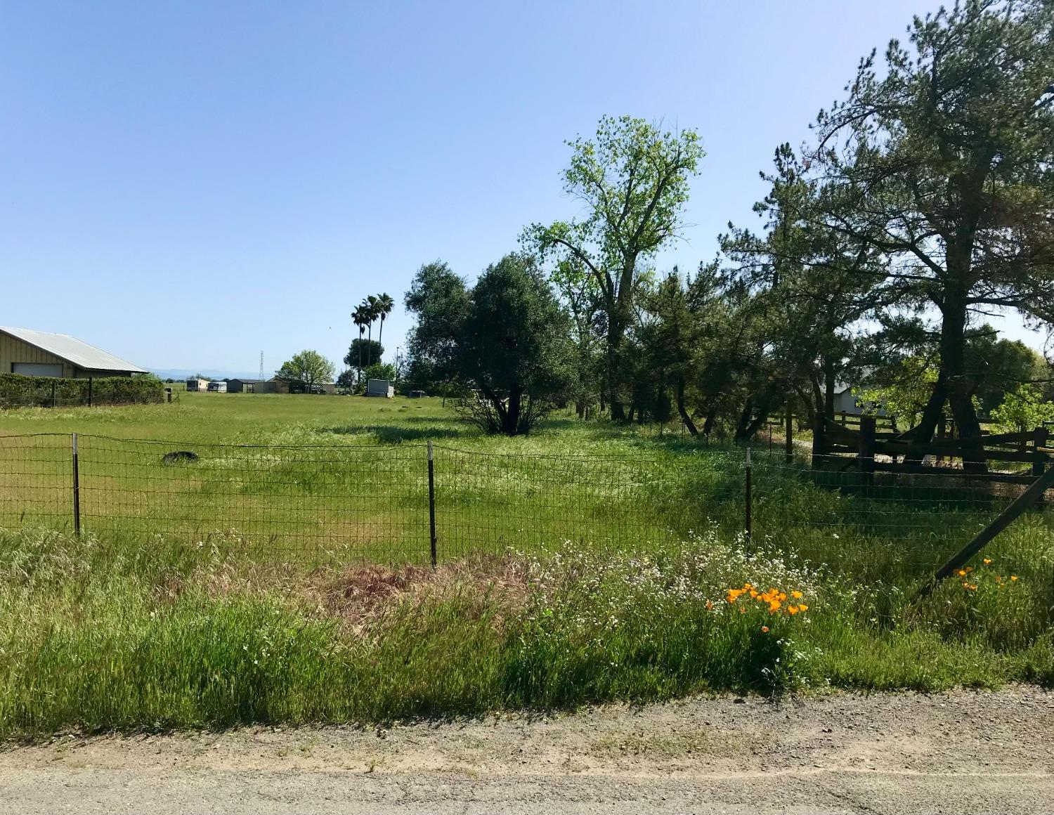 Photo of 8304 Palladay Rd in Elverta, CA