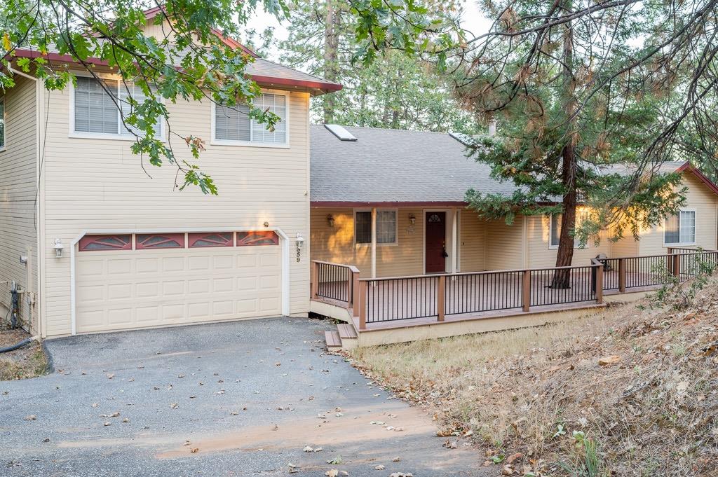 Photo of 6359 Green Leaf Ln in Foresthill, CA