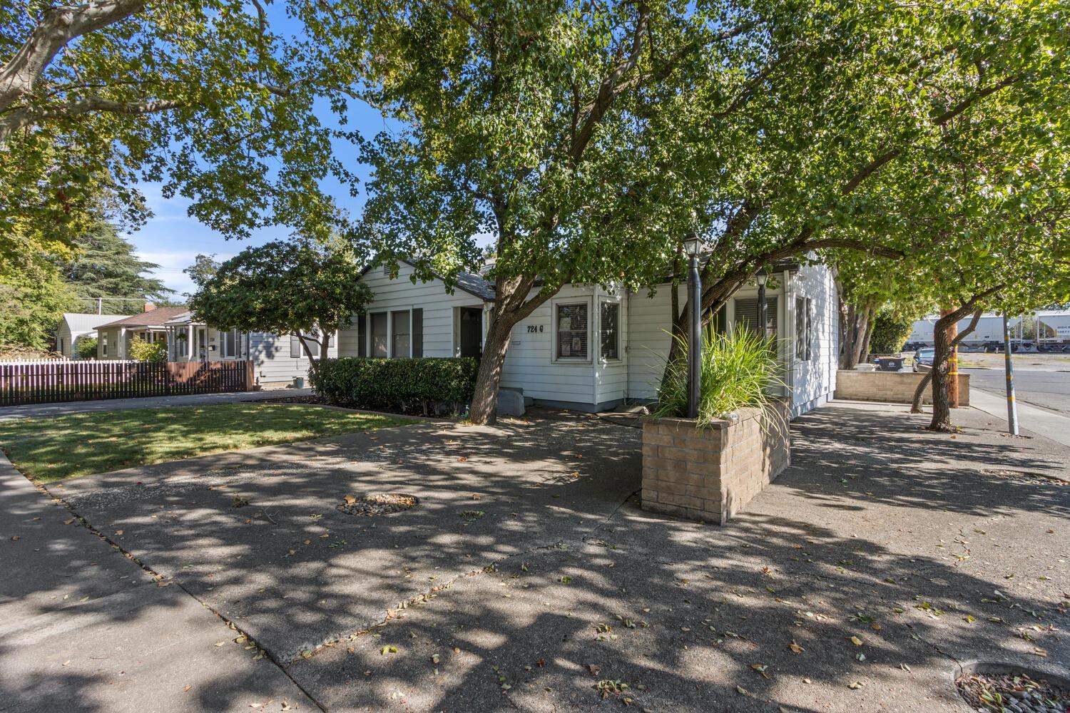 Photo of 724 G St in Davis, CA