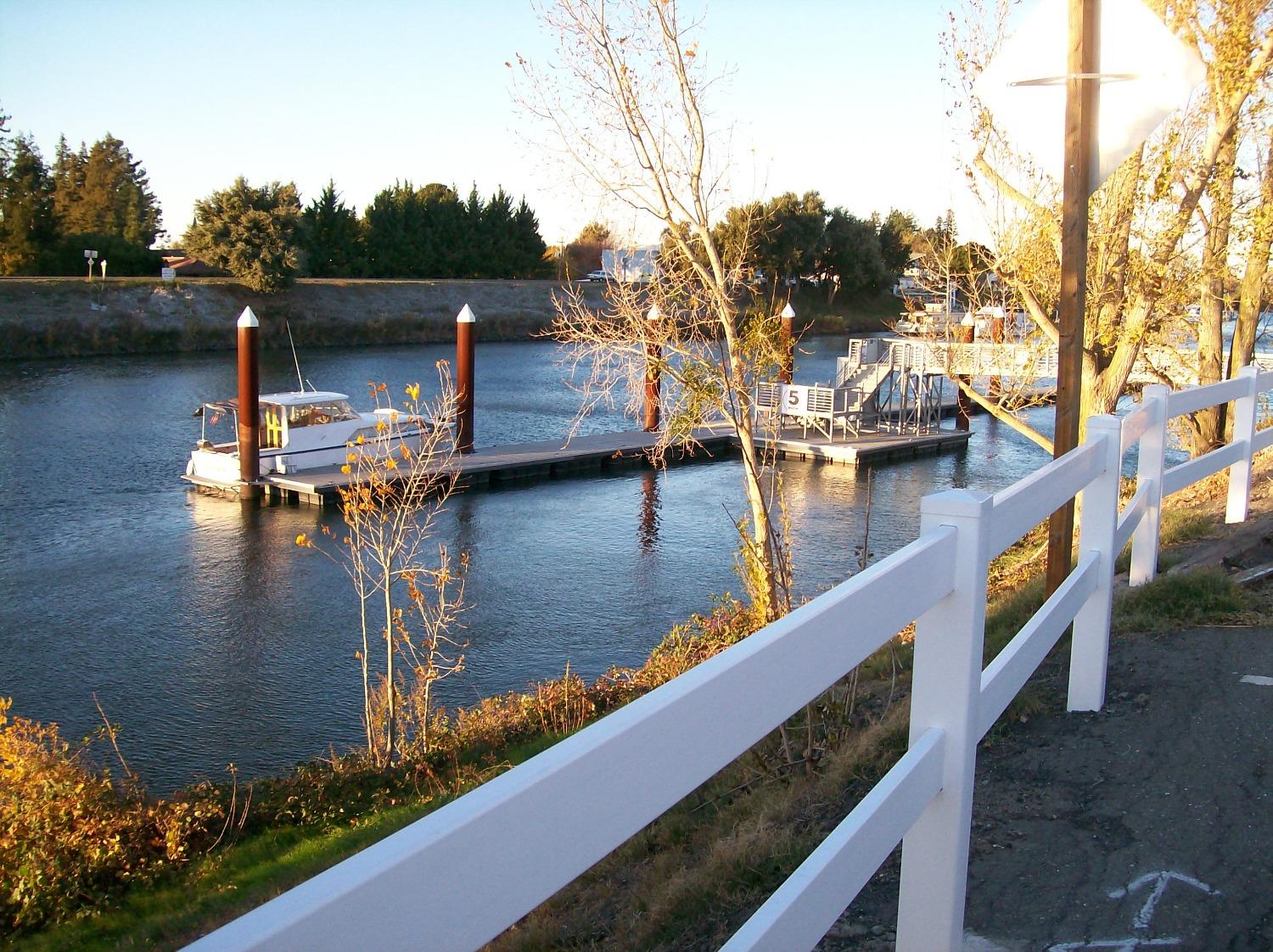 Photo of 14150 Market Ave in Walnut Grove, CA