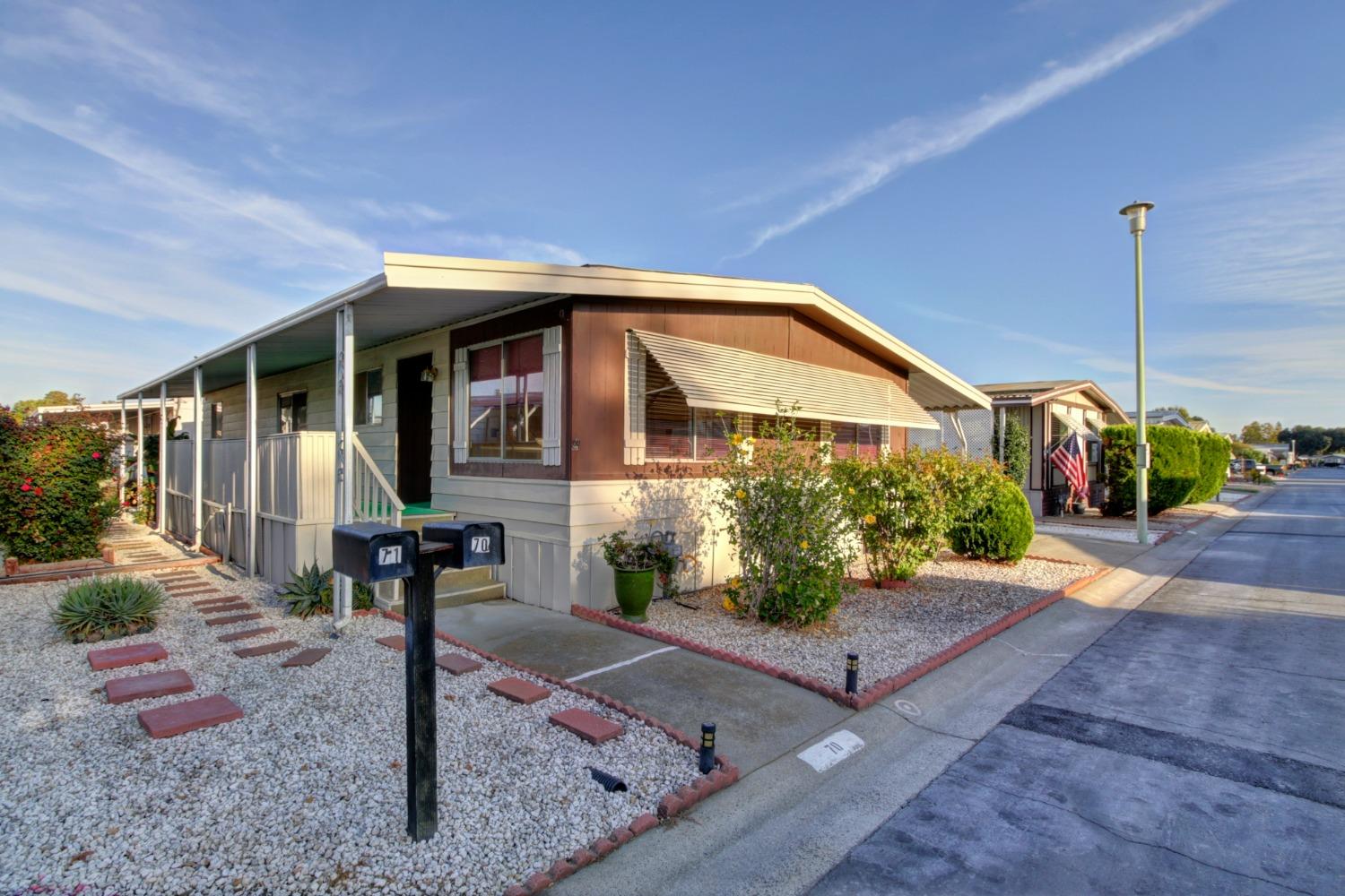 Photo of 70 Calle Margarita in Elk Grove, CA