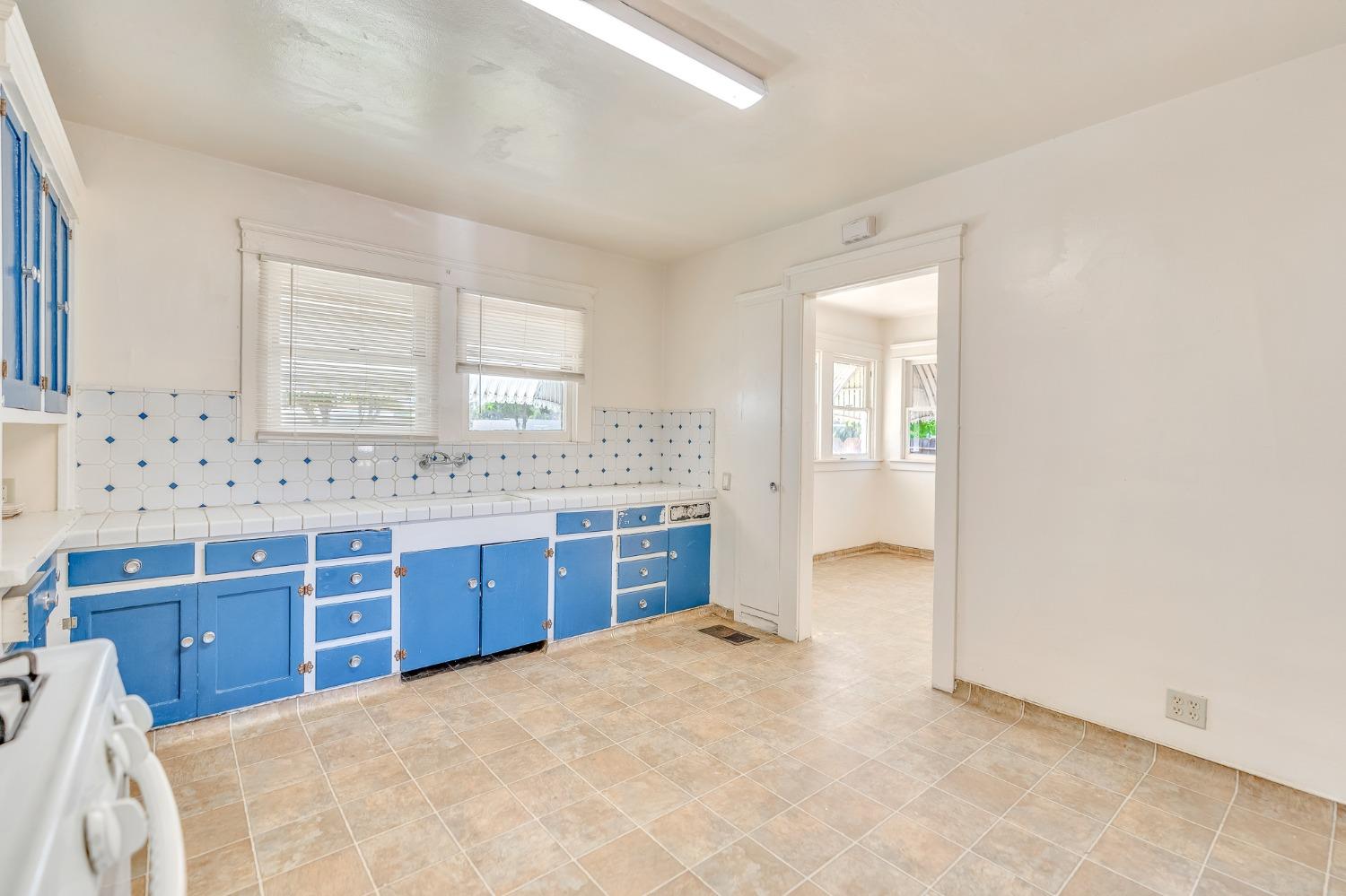 Detail Gallery Image 8 of 25 For 945 9th St, Los Banos,  CA 93635 - 2 Beds | 1 Baths