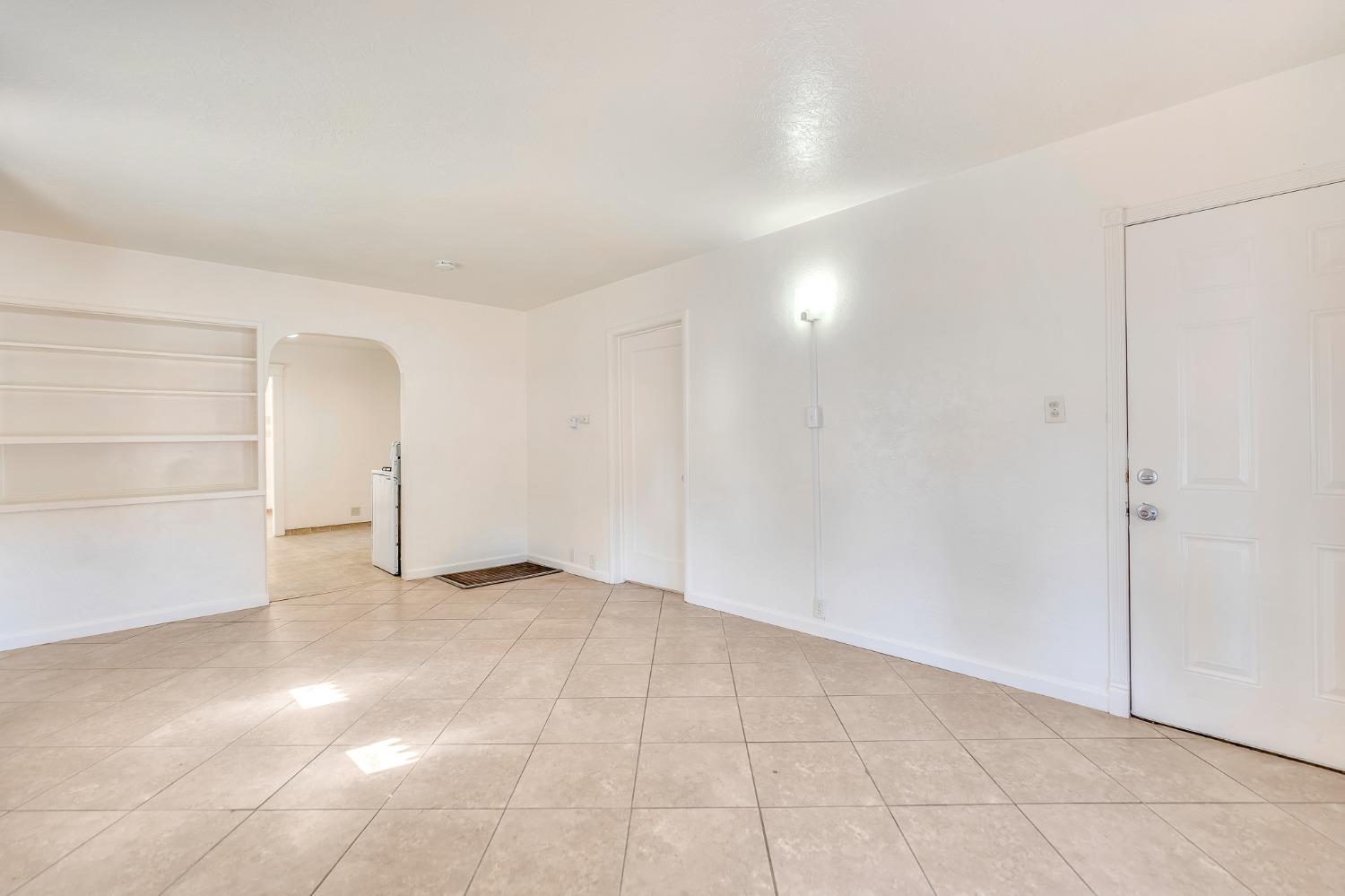 Detail Gallery Image 6 of 25 For 945 9th St, Los Banos,  CA 93635 - 2 Beds | 1 Baths
