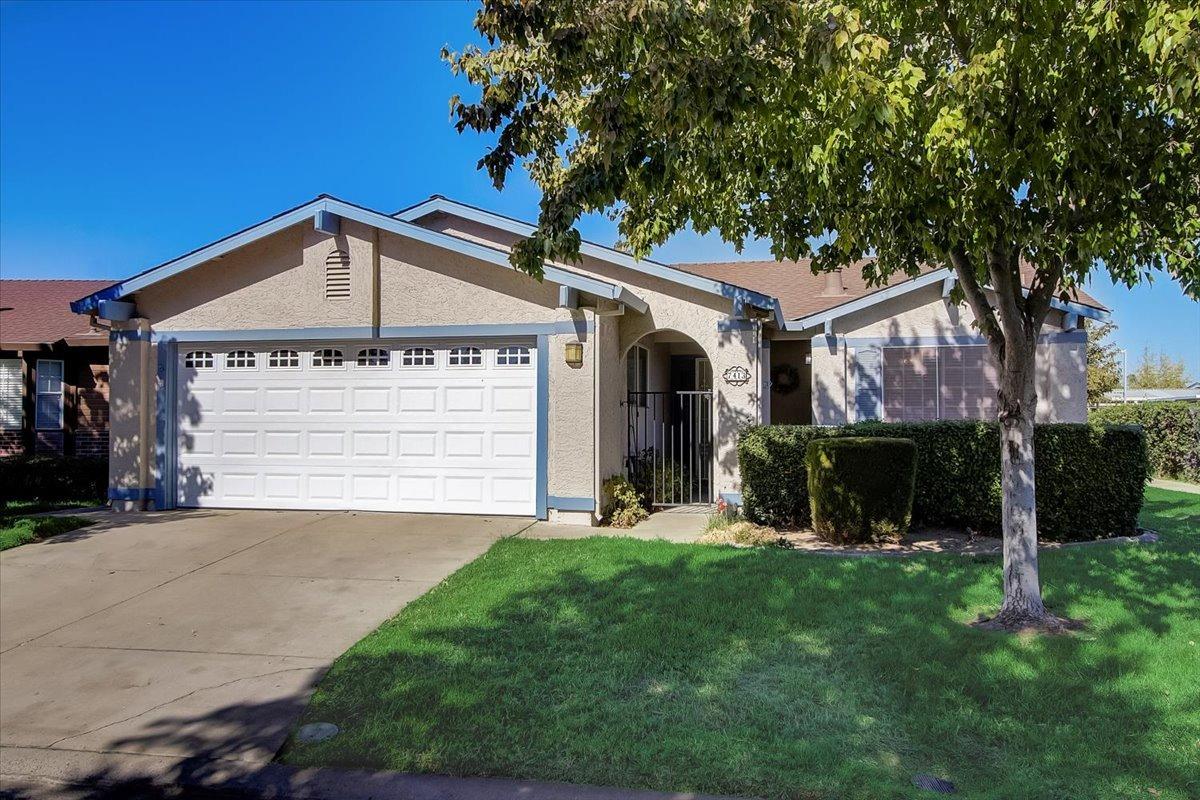 Detail Gallery Image 1 of 1 For 7413 Sunmill Ln, Sacramento,  CA 95828 - 2 Beds | 2 Baths