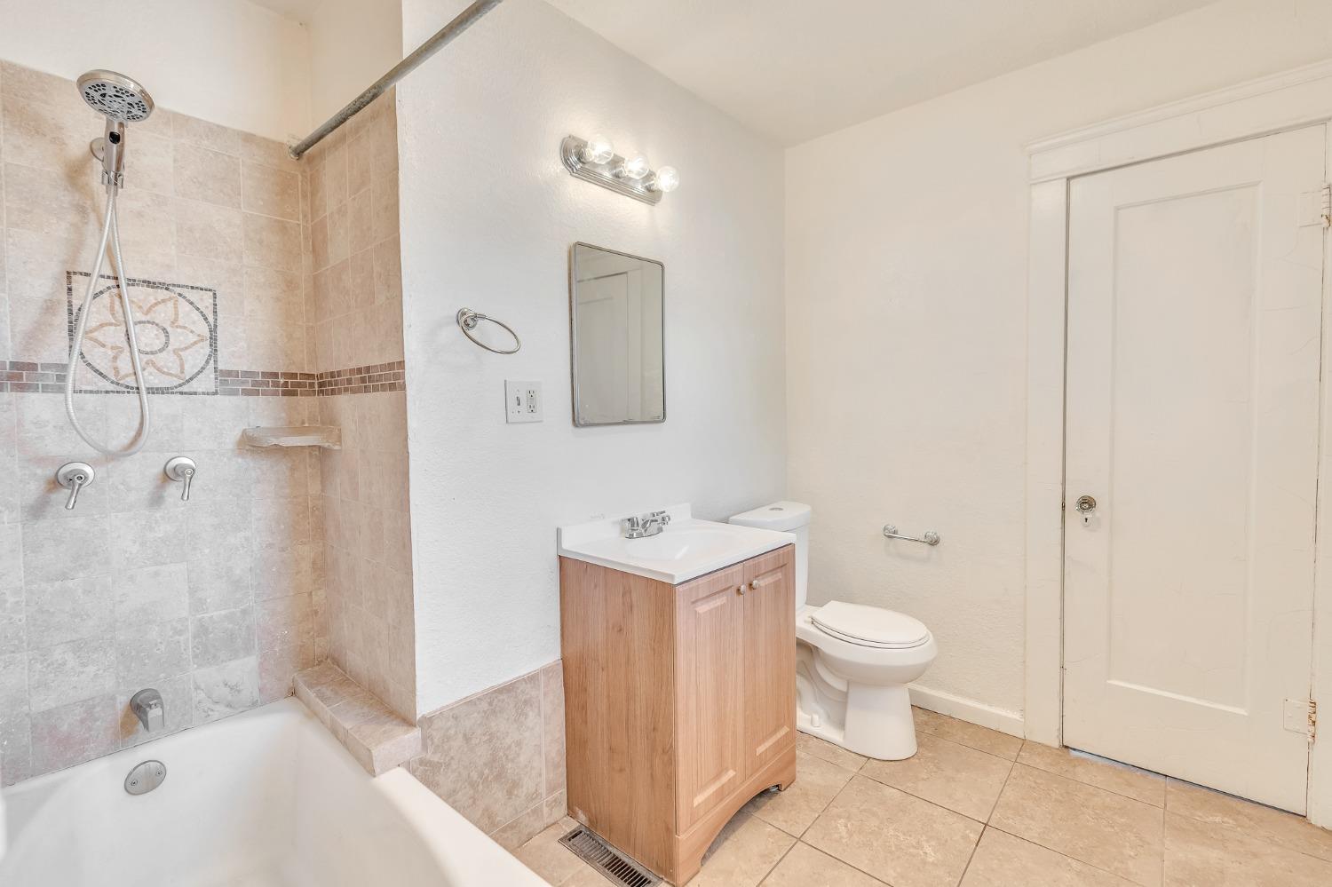 Detail Gallery Image 15 of 25 For 945 9th St, Los Banos,  CA 93635 - 2 Beds | 1 Baths