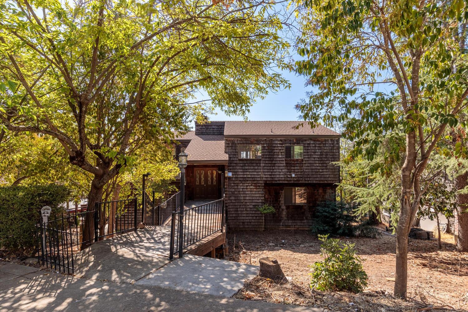 Detail Gallery Image 1 of 1 For 2074 Brook Mar Ct, El Dorado Hills,  CA 95762 - 3 Beds | 3 Baths