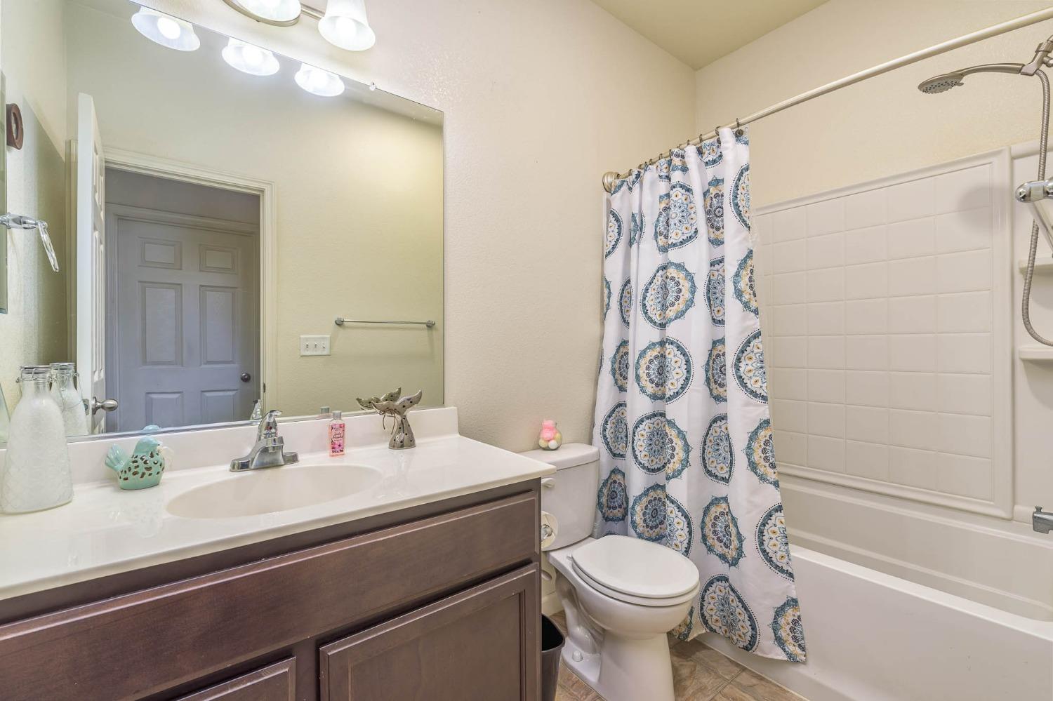 Detail Gallery Image 13 of 21 For 1138 Fume Blanc St, Los Banos,  CA 93635 - 3 Beds | 2 Baths
