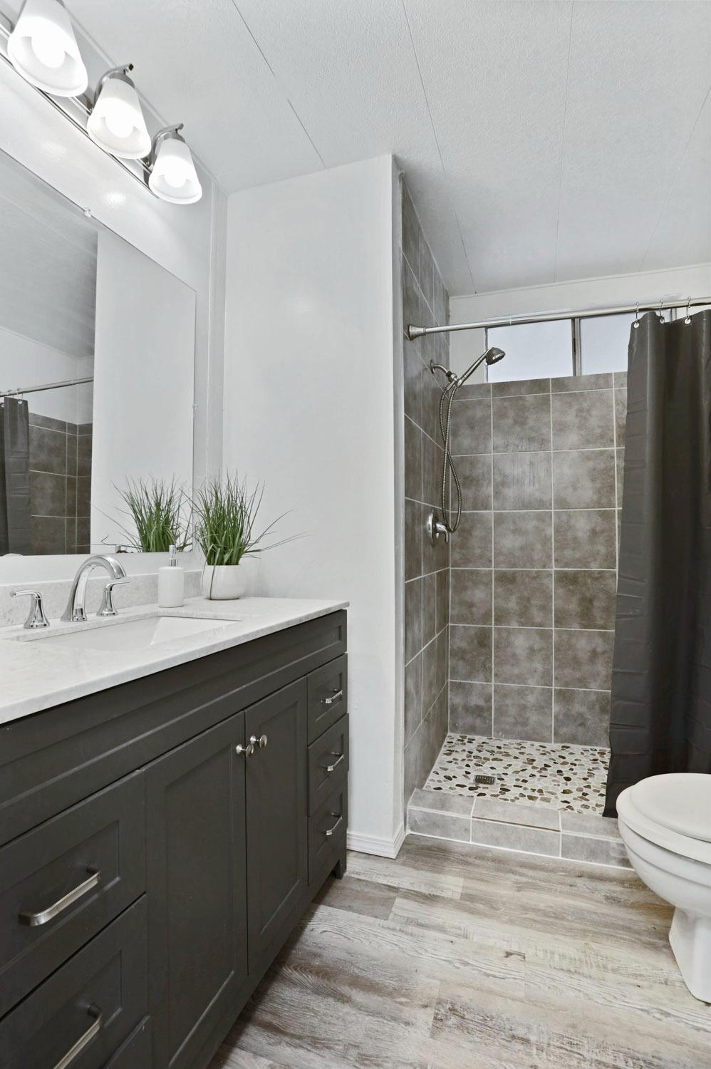 Detail Gallery Image 30 of 44 For 139 Granada Dr, Lodi,  CA 95240 - 2 Beds | 2 Baths