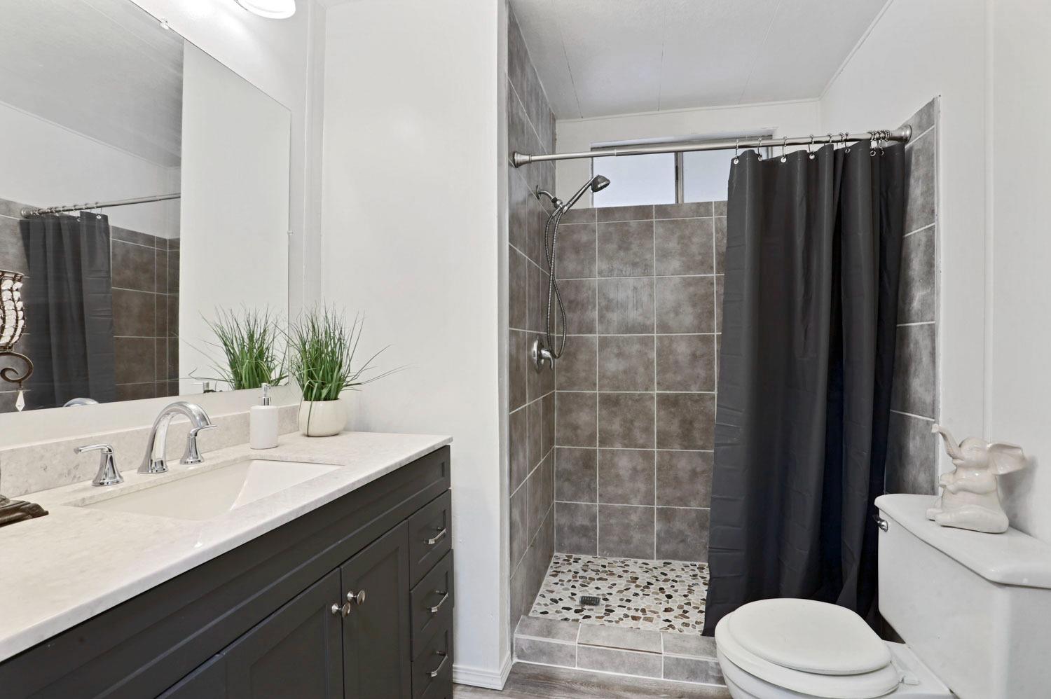 Detail Gallery Image 29 of 44 For 139 Granada Dr, Lodi,  CA 95240 - 2 Beds | 2 Baths