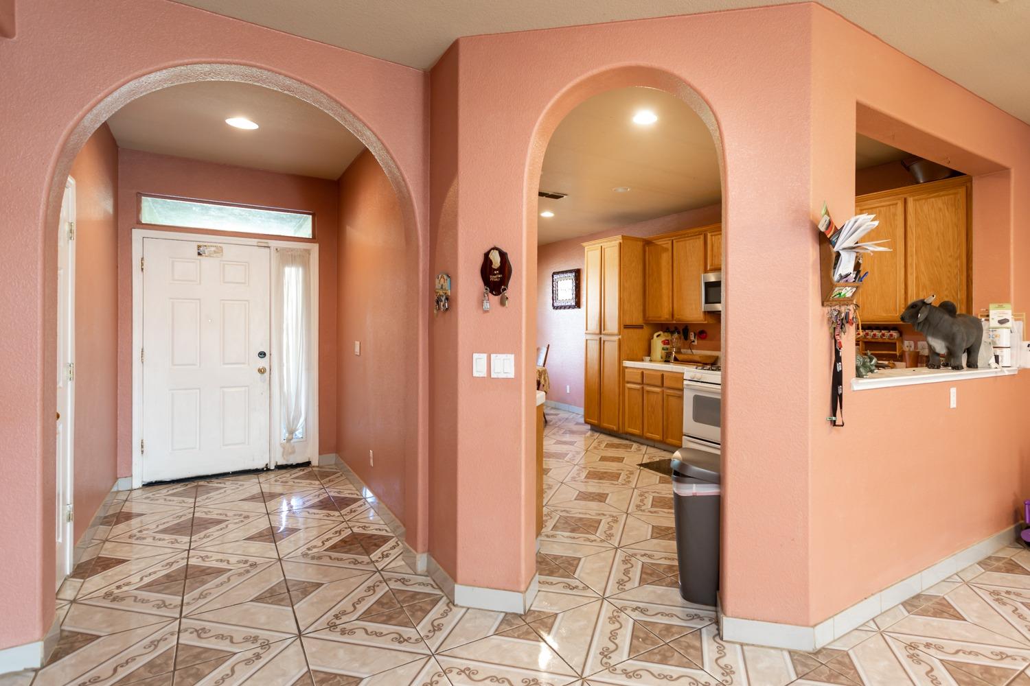 Detail Gallery Image 7 of 20 For 2024 Oak Branch Dr, Stockton,  CA 95205 - 3 Beds | 2 Baths