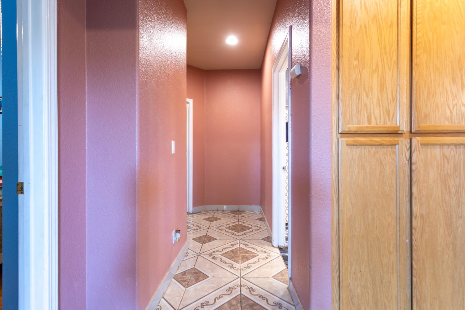 Detail Gallery Image 8 of 20 For 2024 Oak Branch Dr, Stockton,  CA 95205 - 3 Beds | 2 Baths