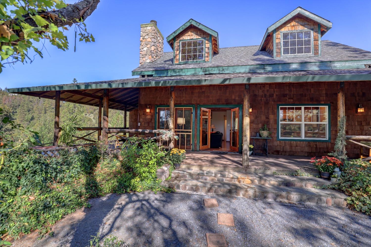 Photo of 2985 Boole Rd in Applegate, CA