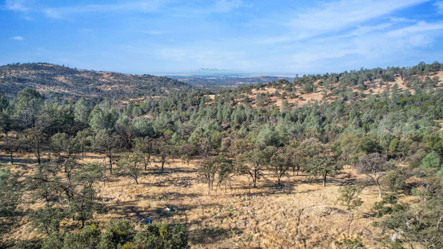 Photo of 13978 Cascade Wy in Browns Valley, CA