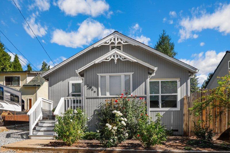 Photo of 2909 Elmer St in Camino, CA