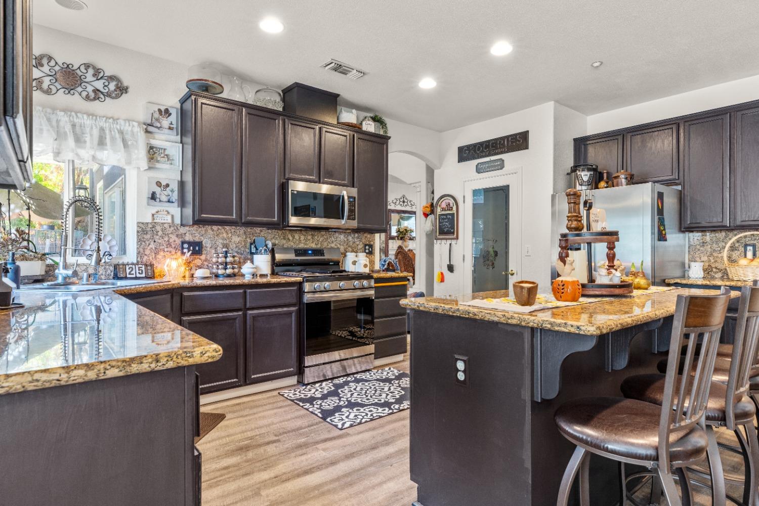 Detail Gallery Image 13 of 56 For 1920 Wyndfair, Turlock,  CA 95382 - 4 Beds | 4 Baths