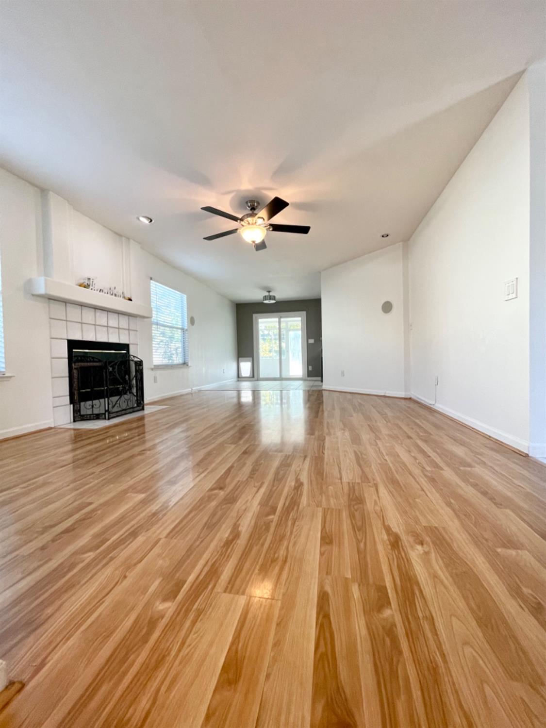 Photo of 8791 Mesa Brook Wy in Elk Grove, CA