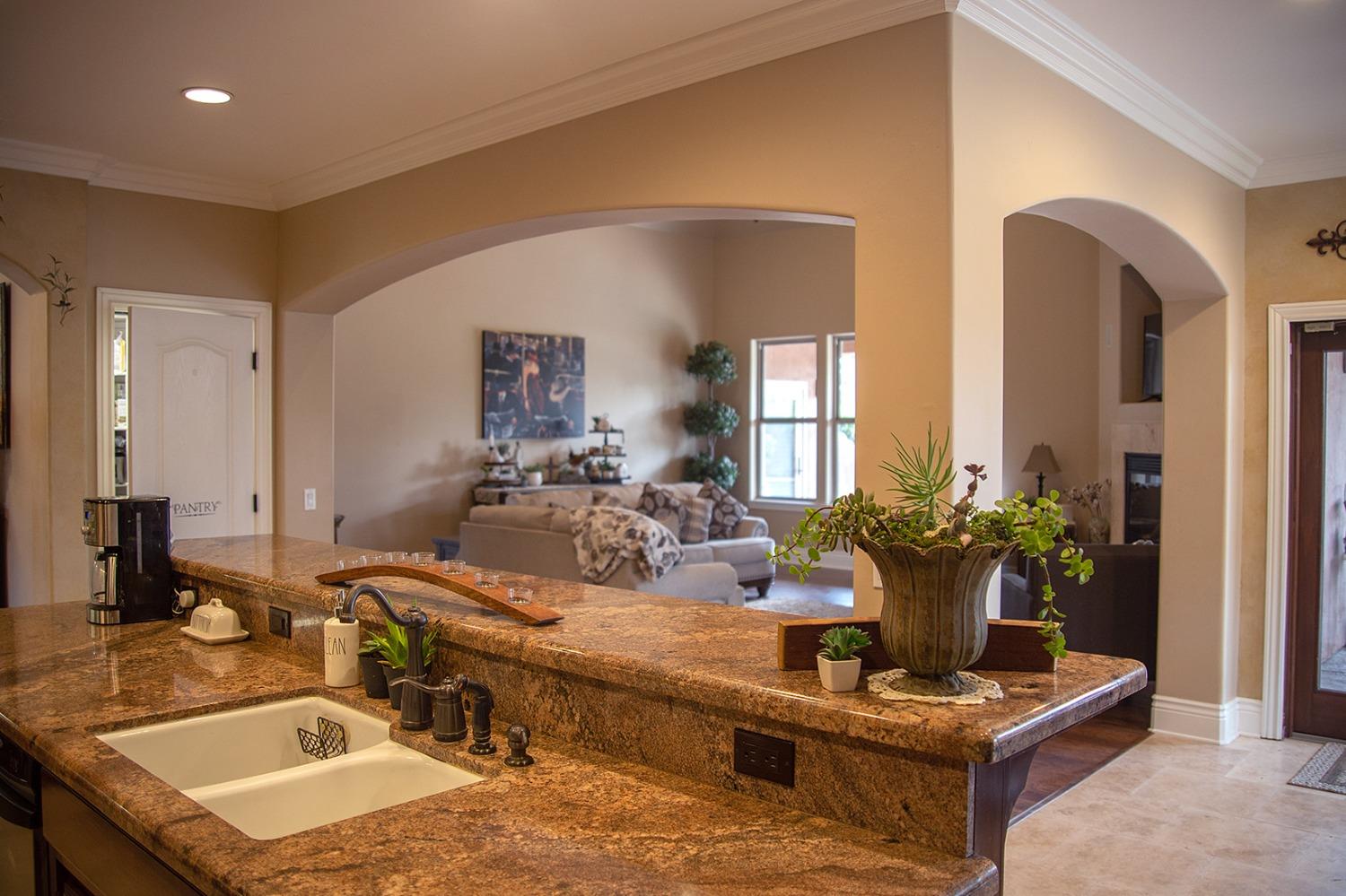 Detail Gallery Image 13 of 38 For 2541 Mooneyham Ct, Turlock,  CA 95382 - 5 Beds | 3/1 Baths