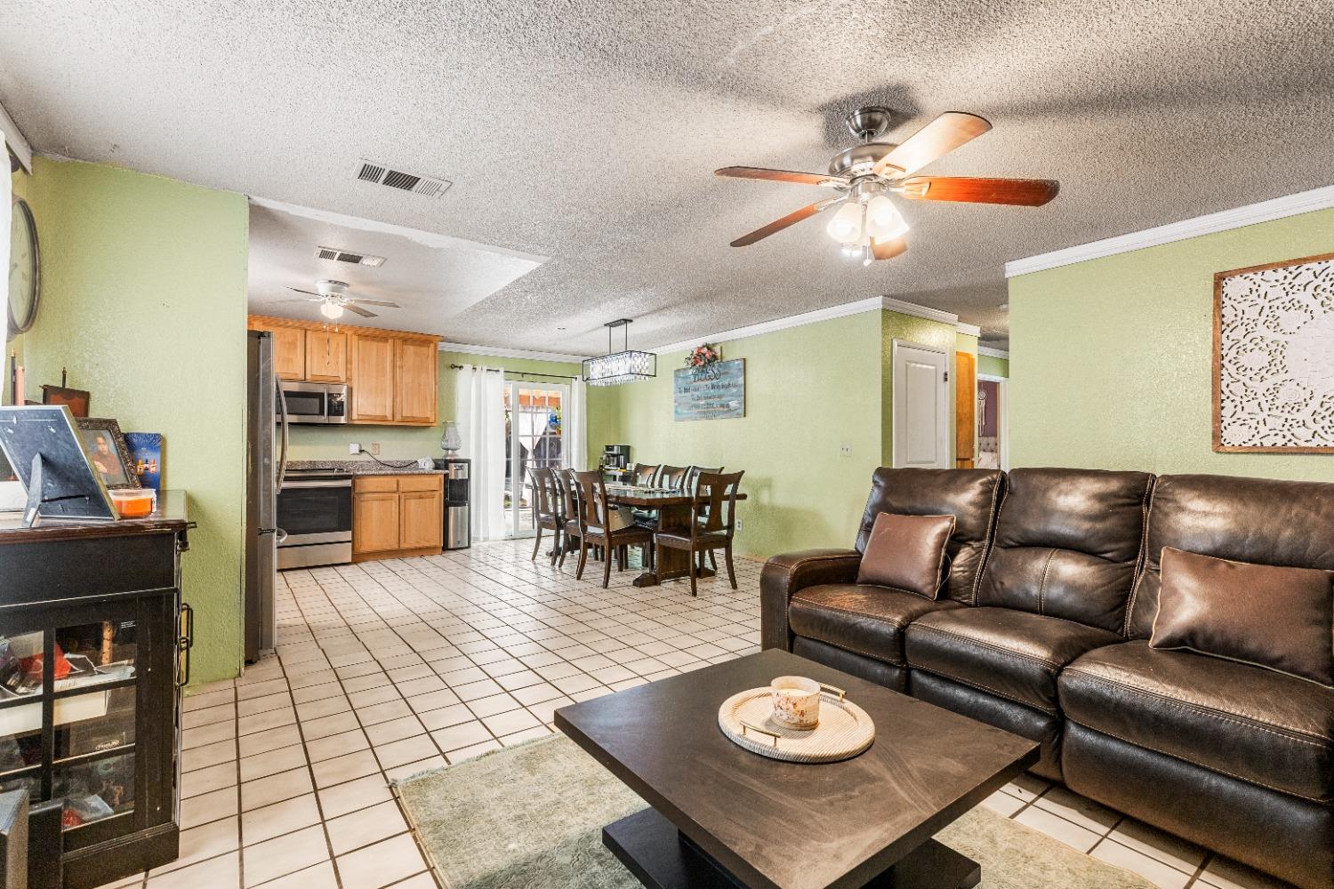Detail Gallery Image 18 of 44 For 7639 Royalty Avenue, Winton,  CA 95388 - 3 Beds | 2 Baths