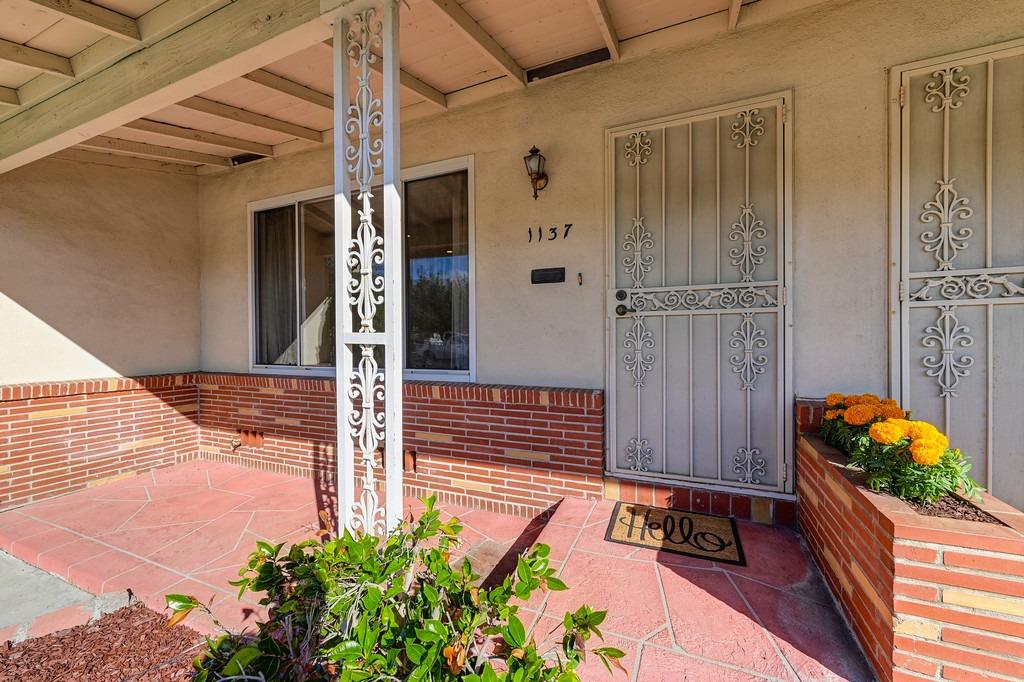 Detail Gallery Image 1 of 1 For 1137 Casilada Way, Sacramento,  CA 95822 - – Beds | – Baths