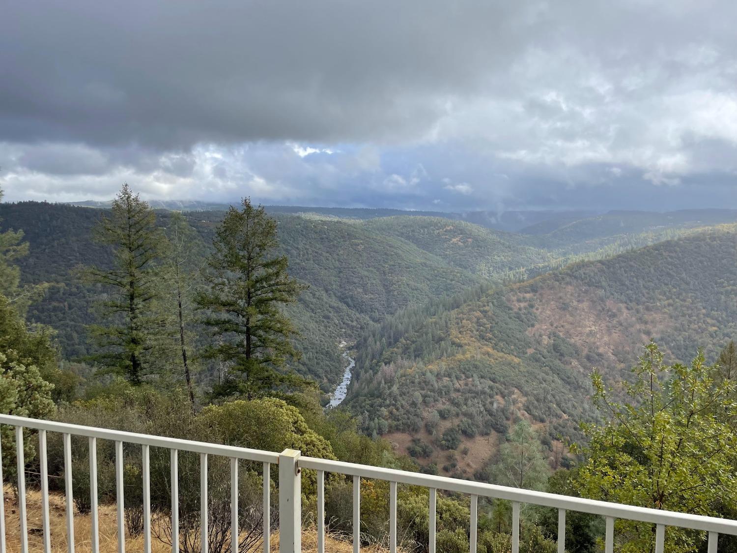 Photo of 6901 Light Canyon Rd in Placerville, CA