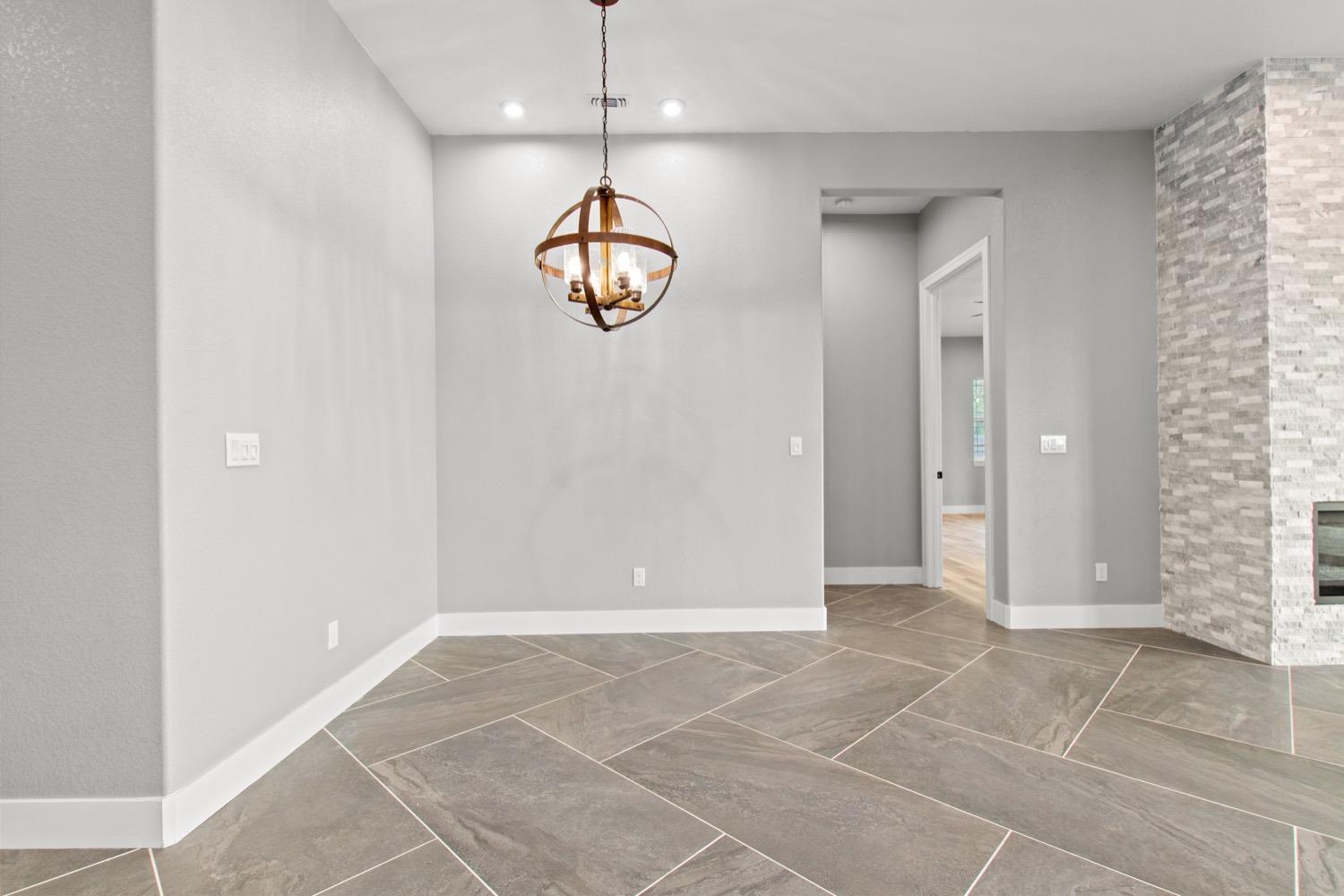 Detail Gallery Image 22 of 39 For 126 Mylnar Ave, Manteca,  CA 95336 - 4 Beds | 4/1 Baths