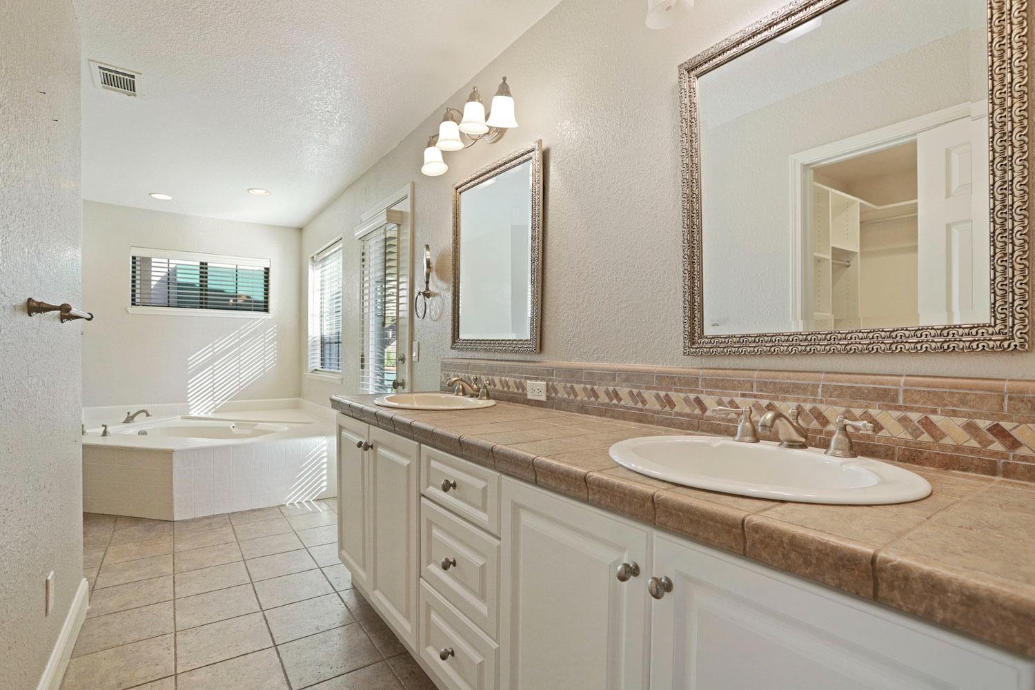 Detail Gallery Image 33 of 52 For 1132 Rivergate Dr #14,  Lodi,  CA 95240 - 2 Beds | 2/1 Baths