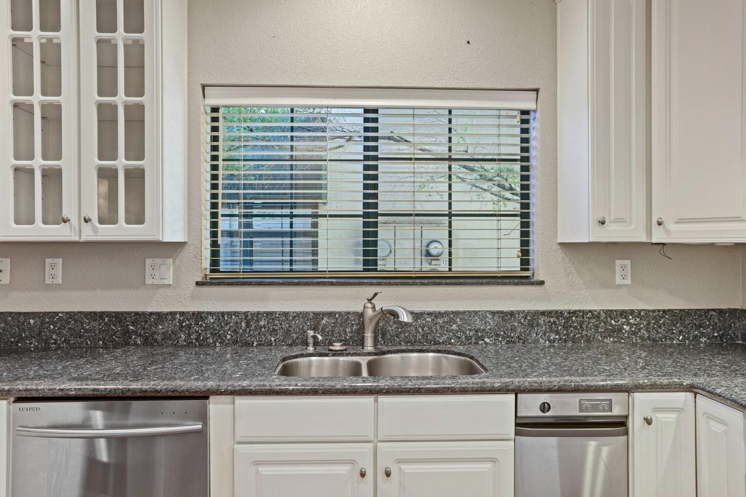 Detail Gallery Image 12 of 45 For 1132 Rivergate Dr #14,  Lodi,  CA 95240 - 2 Beds | 2/1 Baths