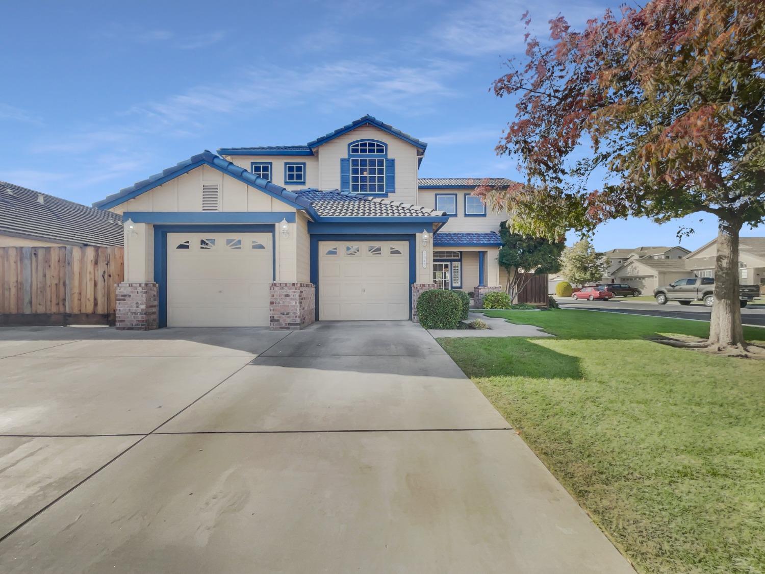 Detail Gallery Image 1 of 1 For 2045 Zoe Ln, Manteca,  CA 95336 - 4 Beds | 2/1 Baths