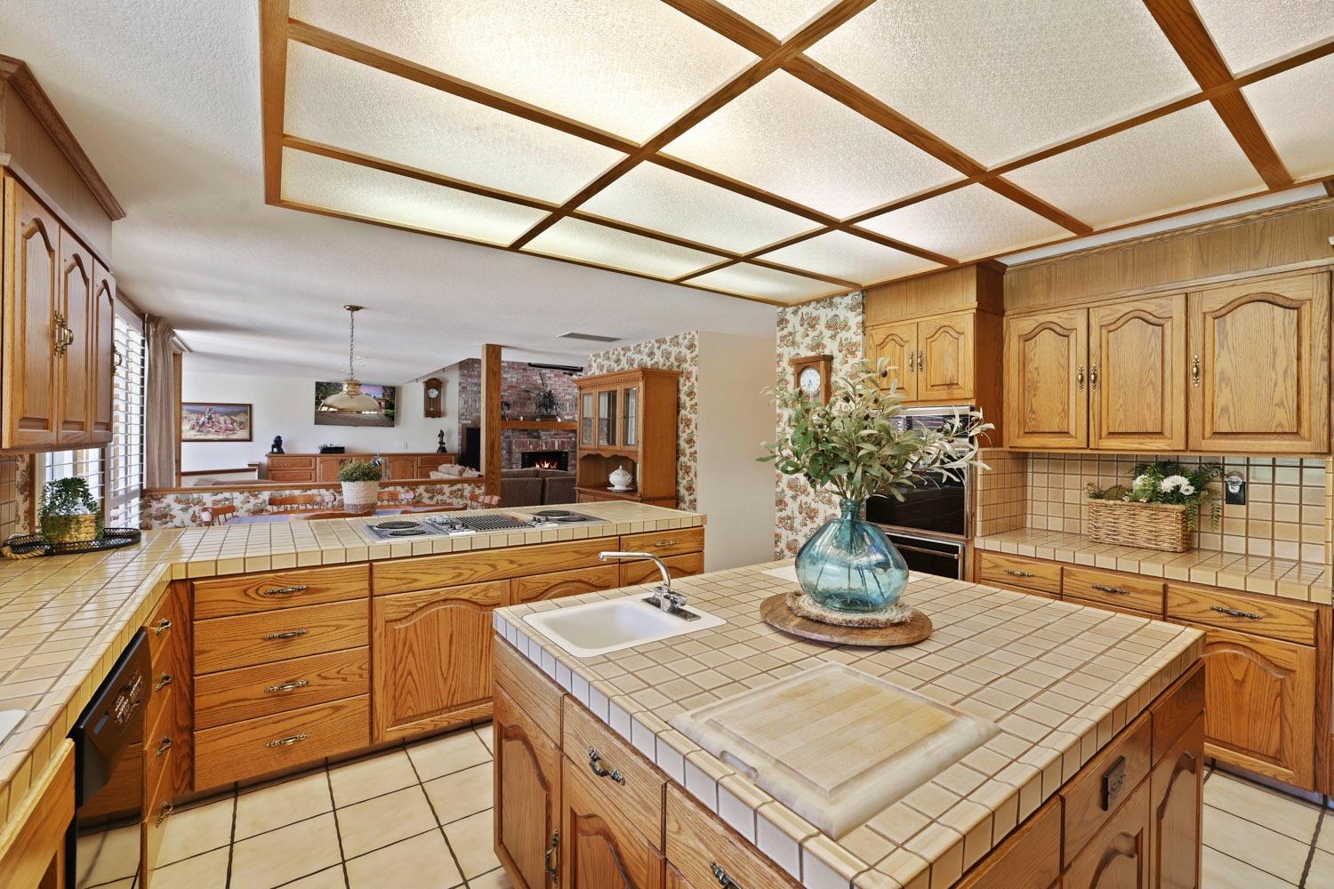 Detail Gallery Image 19 of 98 For 1336 Rivergate Dr, Lodi,  CA 95240 - 4 Beds | 3/1 Baths