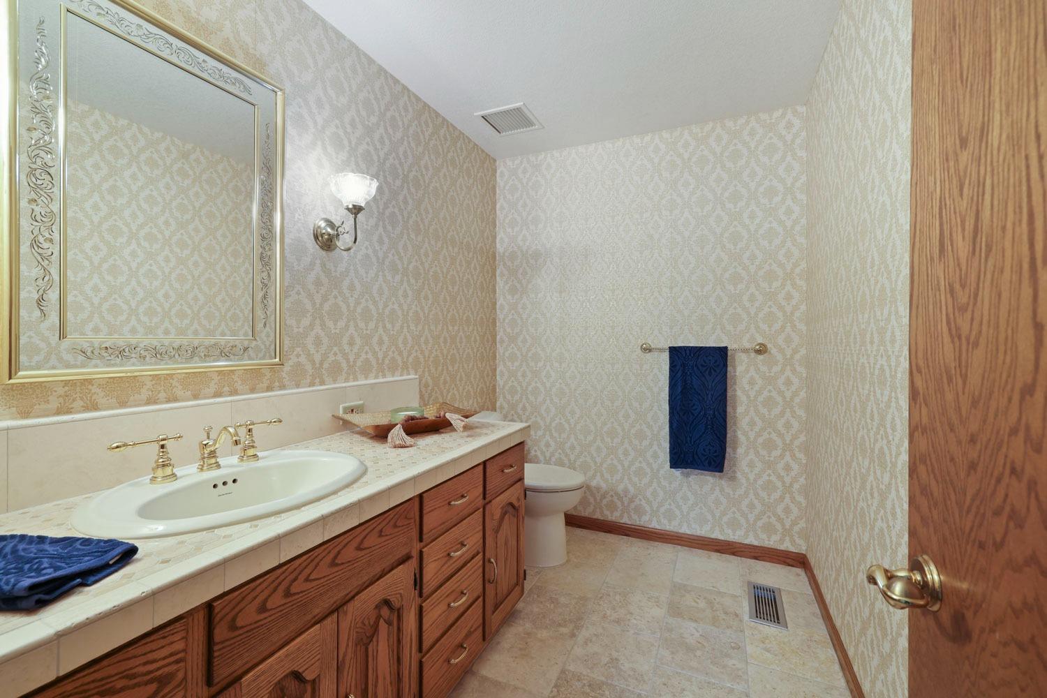Detail Gallery Image 72 of 98 For 1336 Rivergate Dr, Lodi,  CA 95240 - 4 Beds | 3/1 Baths