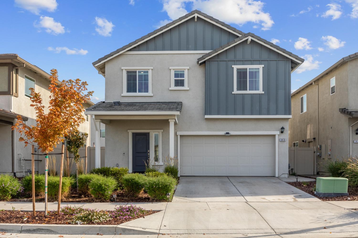 Beautiful 2021 built home located in a thru street in the desirable Parkebridge community in Natomas