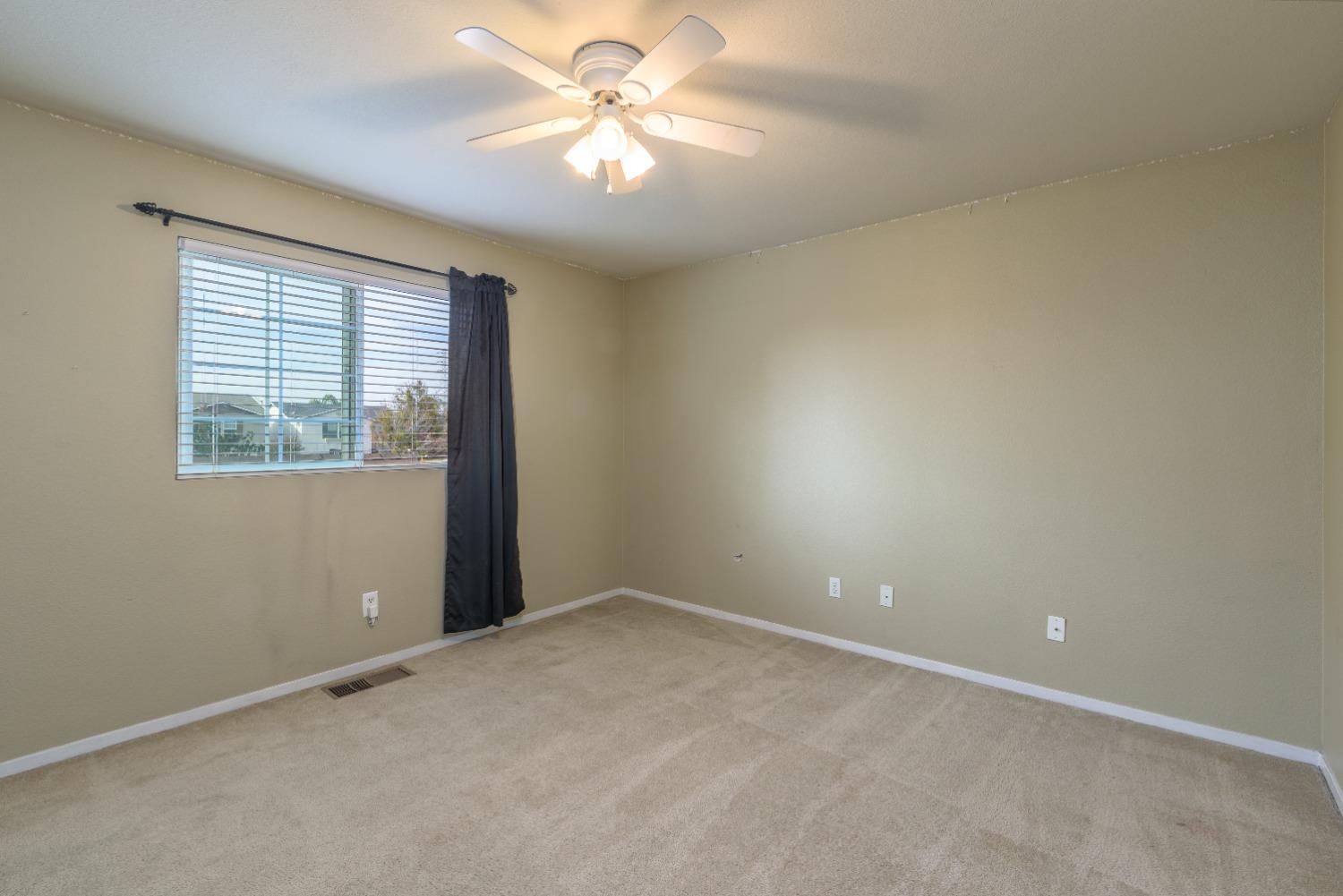 Detail Gallery Image 20 of 37 For 3755 Larkspur Ave, Merced,  CA 95348 - 3 Beds | 2/1 Baths
