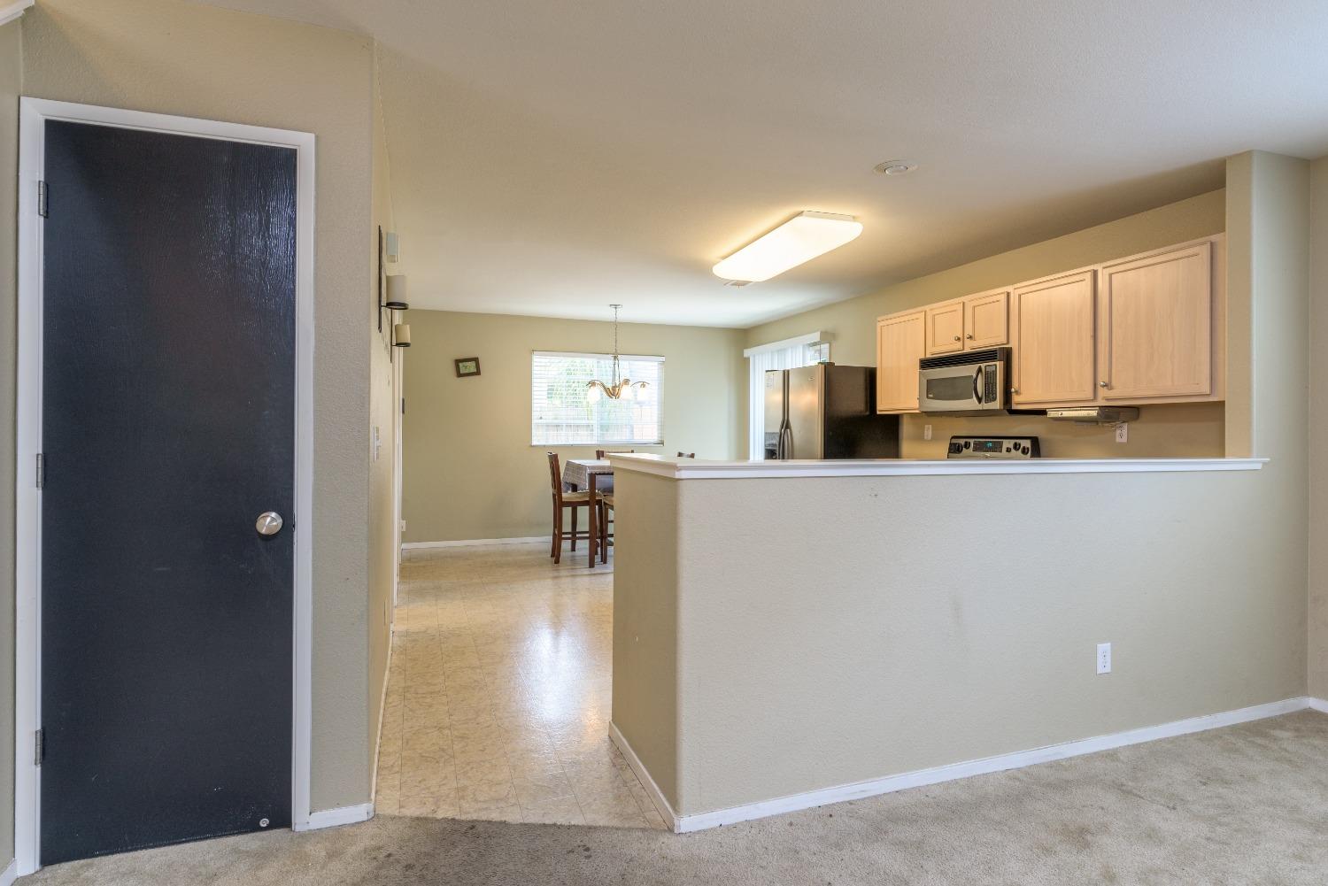 Detail Gallery Image 10 of 37 For 3755 Larkspur Ave, Merced,  CA 95348 - 3 Beds | 2/1 Baths