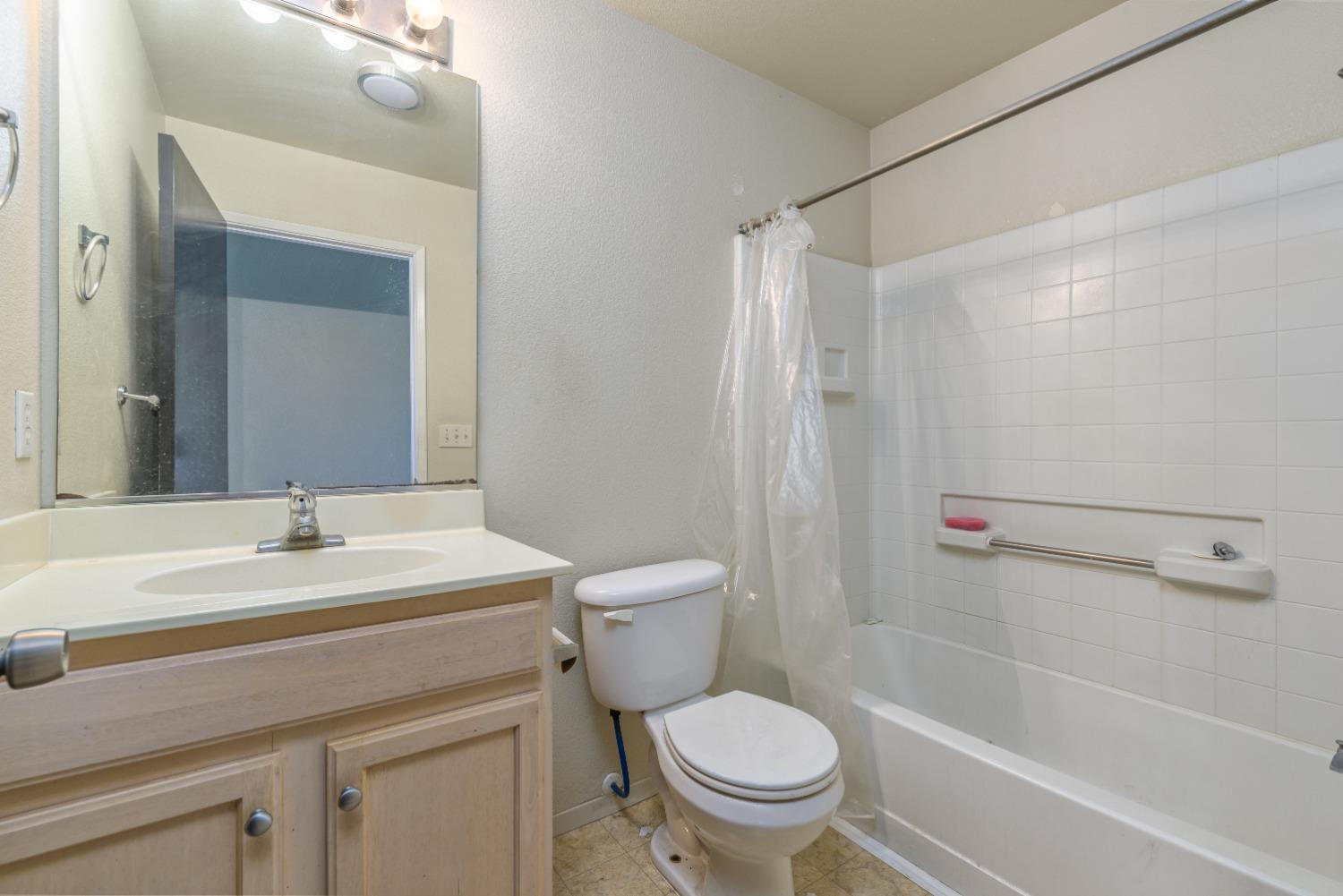 Detail Gallery Image 28 of 37 For 3755 Larkspur Ave, Merced,  CA 95348 - 3 Beds | 2/1 Baths