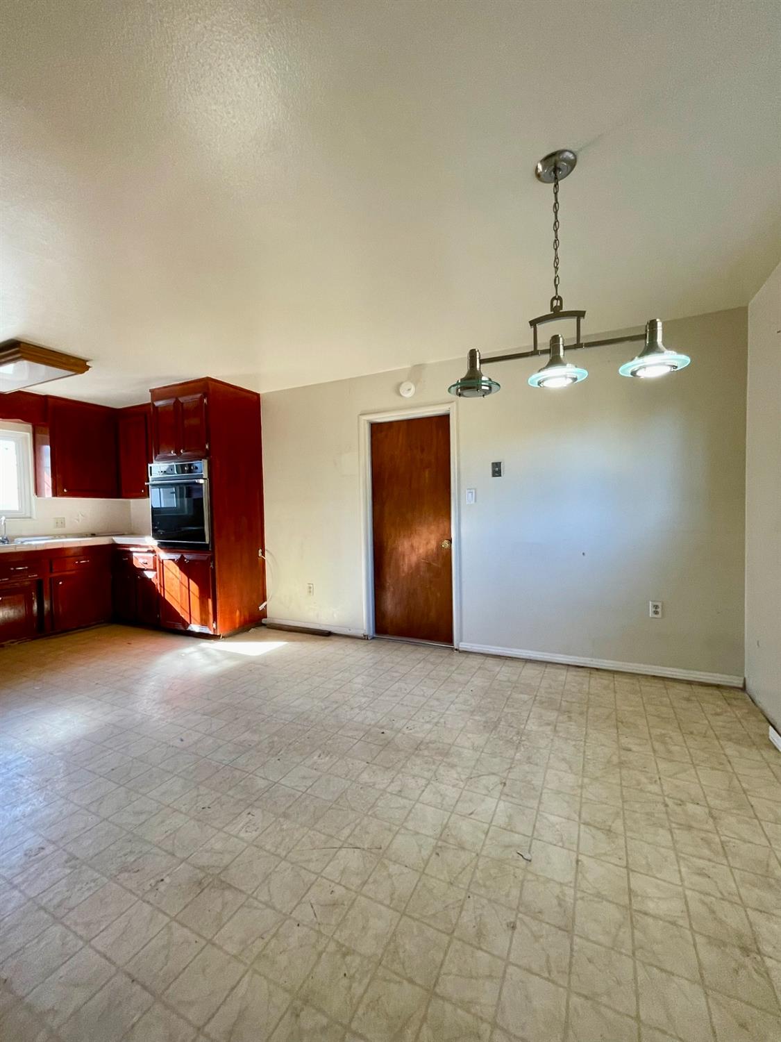 Detail Gallery Image 11 of 40 For 2950 Lawn Ct, Merced,  CA 95348 - 4 Beds | 2/1 Baths